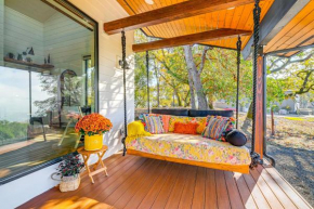 Dreamy Hilltop View Roseburg Wine Country Retreat